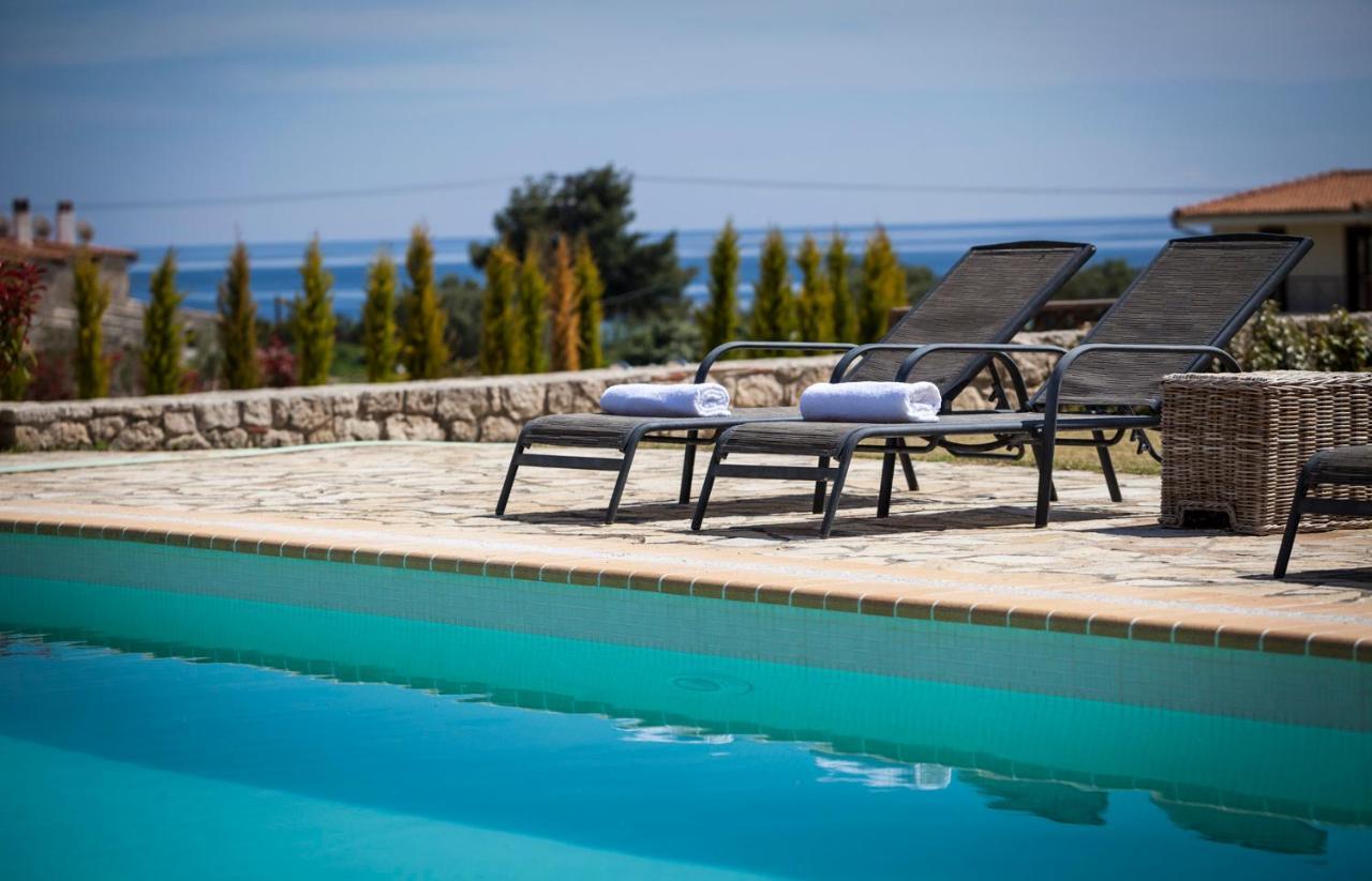 Stigmes Villas & Suites Néa Skióni Eksteriør bilde